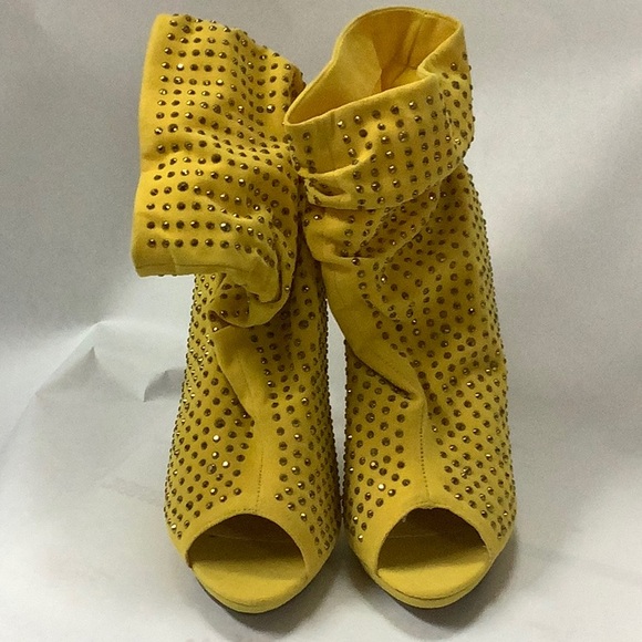 Liliana Yellow studded boots - Picture 3 of 6